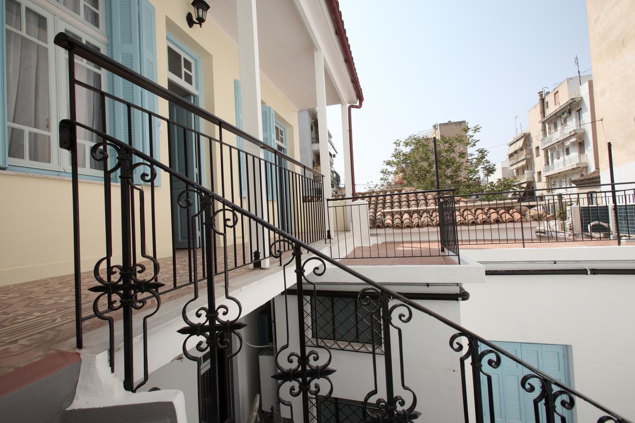 Live In Athens, Thiseio Historic House エクステリア 写真
